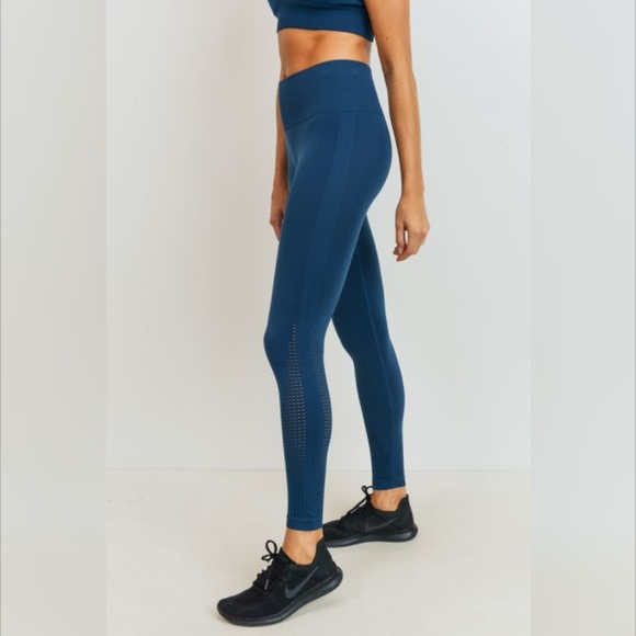 Perforated Cascade Wrap Seamless Highwaist Legging - Picture 1 of 7
